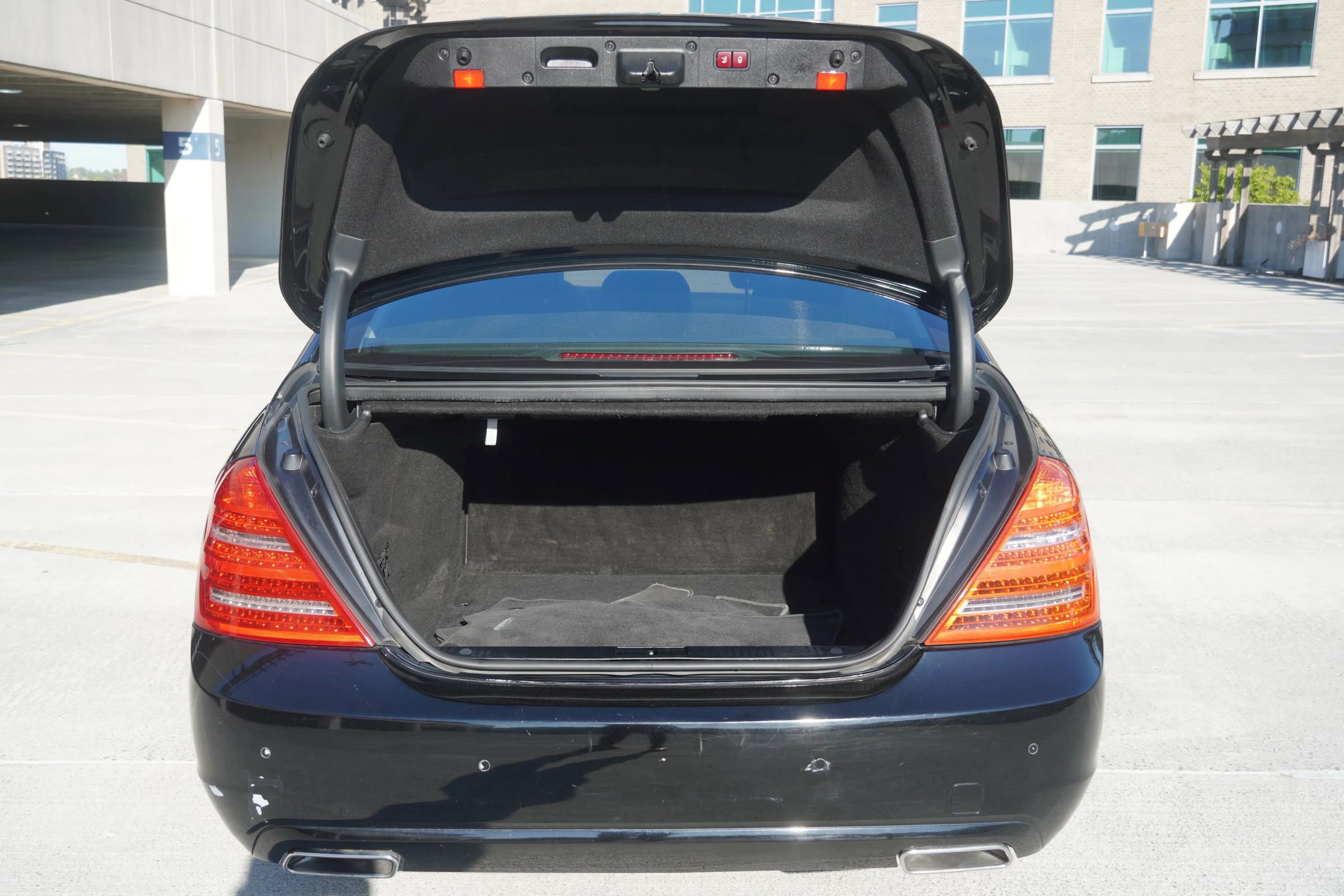 Used 2010 Mercedes-Benz S 550 4MATIC image 35