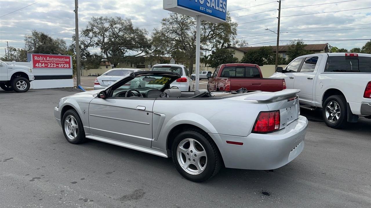 Used 2003 Ford Mustang Convertible image 11