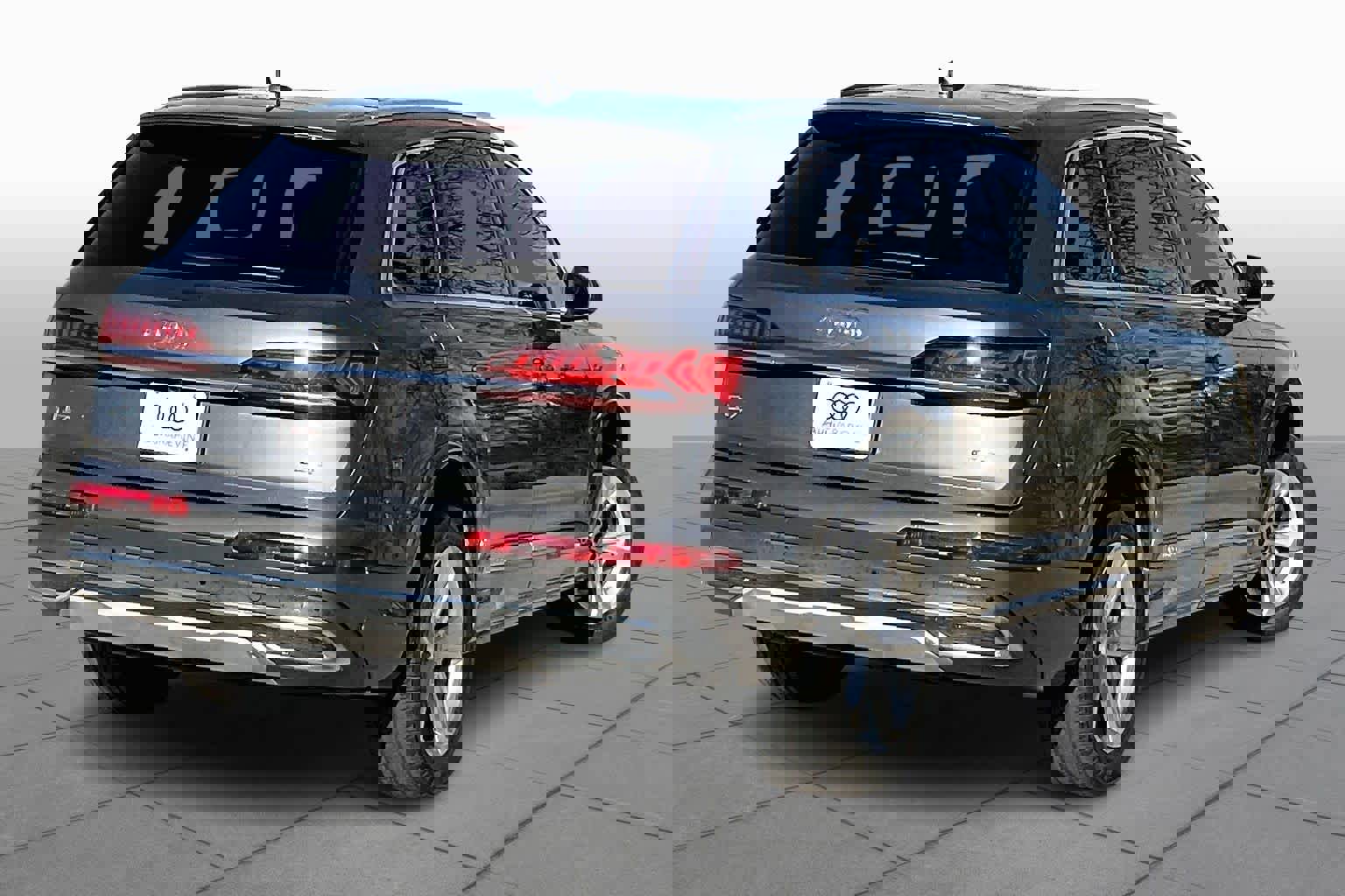 Used 2023 Audi Q7 2.0T Premium Plus w/ Premium Plus Package image 12