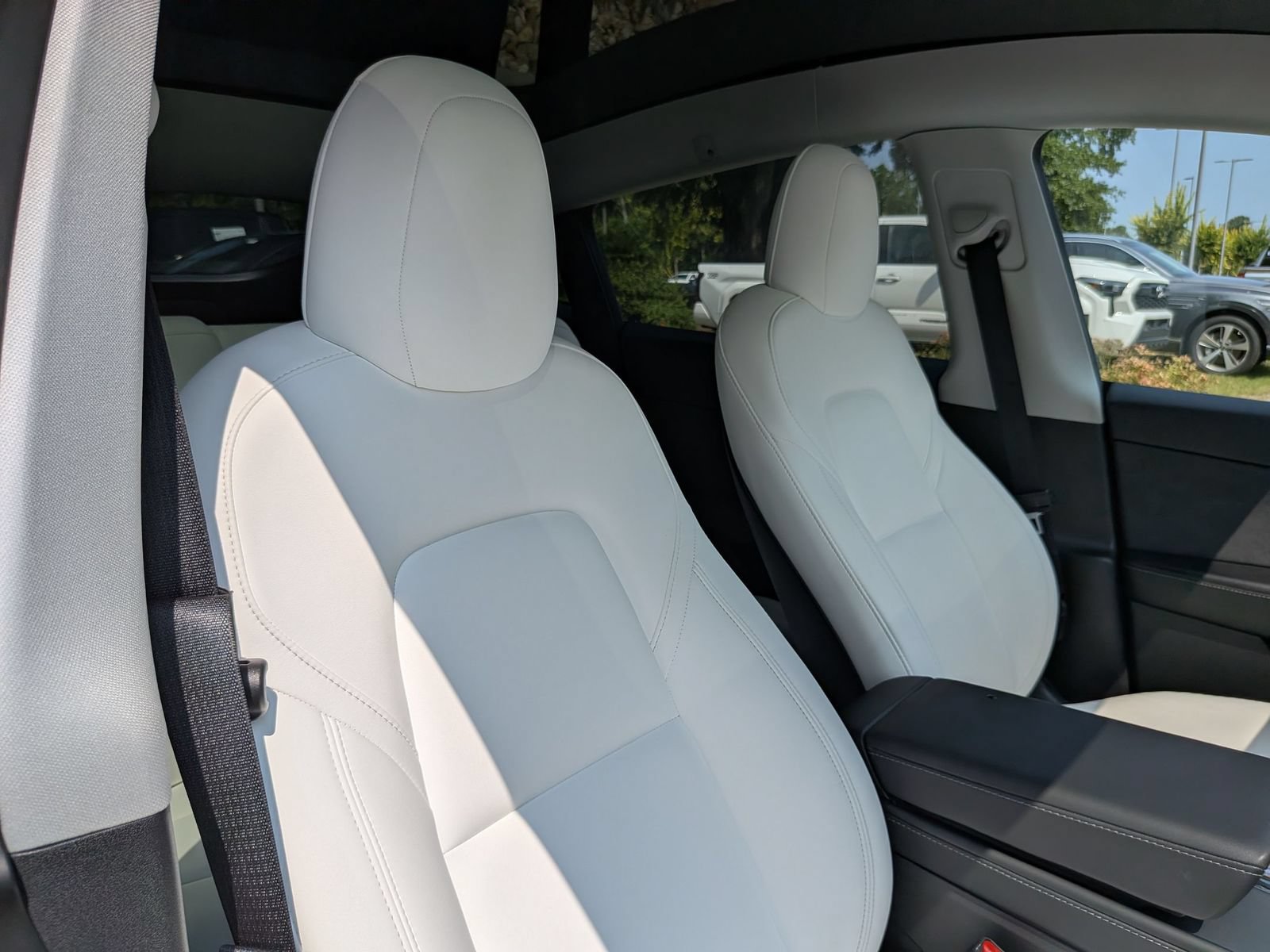 Used 2023 Tesla Model Y Long Range AWD/4WD image 37