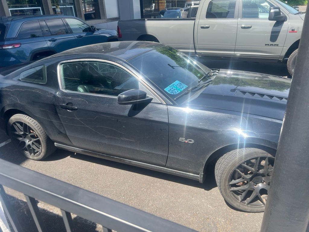 Used 2013 Ford Mustang GT Premium w/ Security Pkg RWD image 3