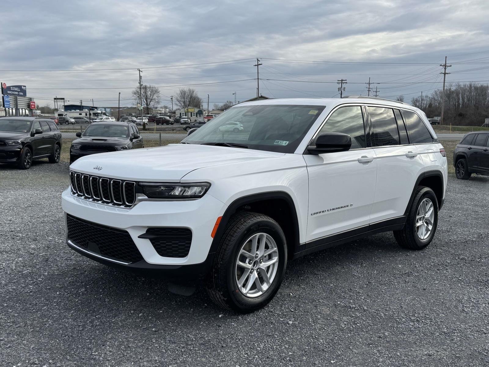 New 2026 Jeep Grand Cherokee Laredo X AWD/4WD image 22