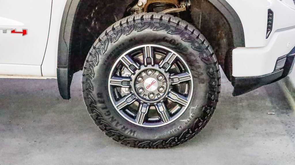 Used 2025 GMC Sierra 1500 AT4 image 10