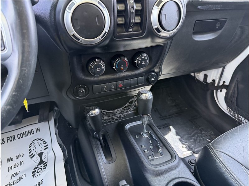 Used 2015 Jeep Wrangler Unlimited Sport AWD/4WD image 39