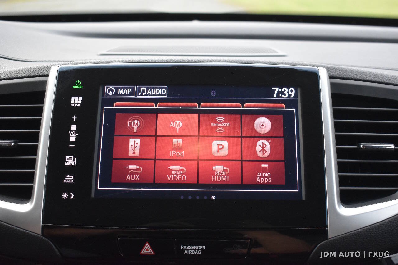 Used 2016 Honda Pilot Touring image 25