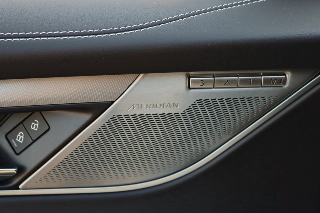 Used 2026 Jaguar F-PACE R-Dynamic S image 12