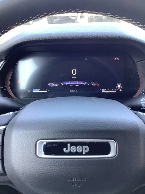 Certified 2023 Jeep Grand Cherokee Laredo AWD/4WD image 10