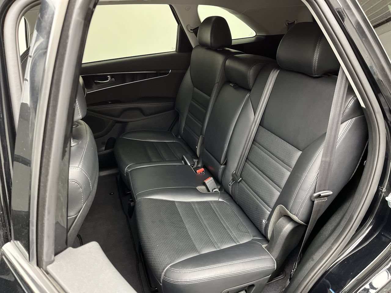 Used 2019 Kia Sorento EX AWD/4WD image 11