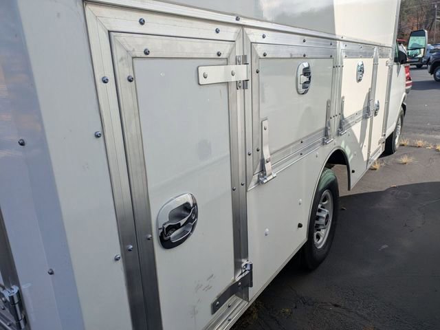 New 2024 GMC Savana 3500 w/ Power Convenience Package RWD image 27