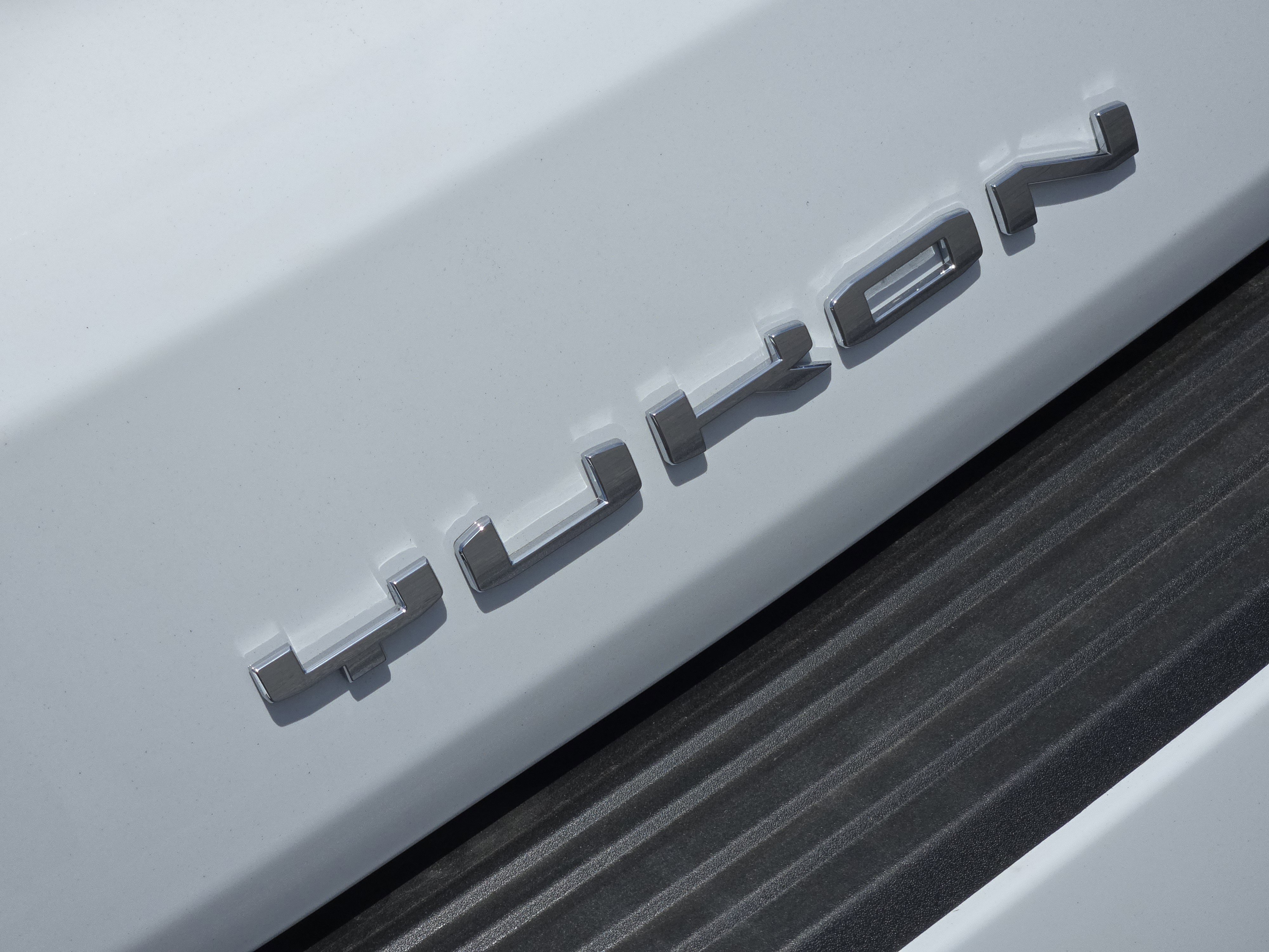 New 2026 GMC Yukon AT4 w/ AT4 Premium Package image 8