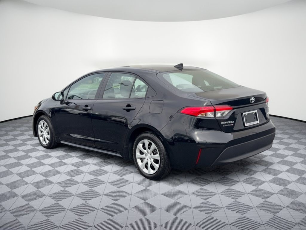 Used 2026 Toyota Corolla LE FWD image 3