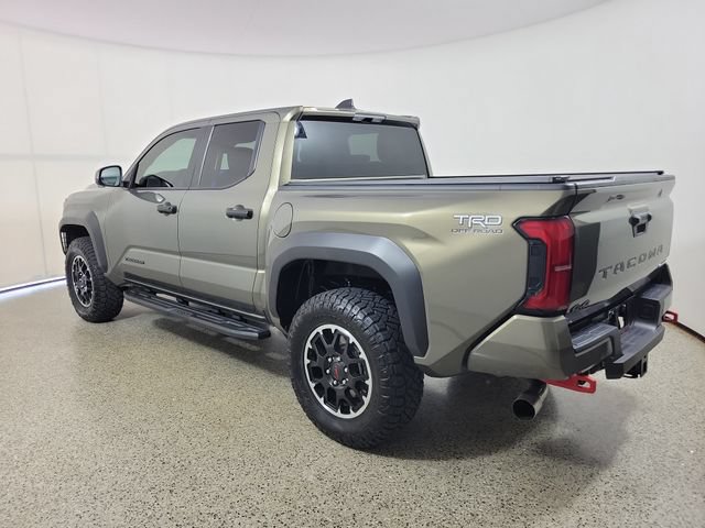 Used 2025 Toyota Tacoma TRD Off-Road AWD/4WD image 7