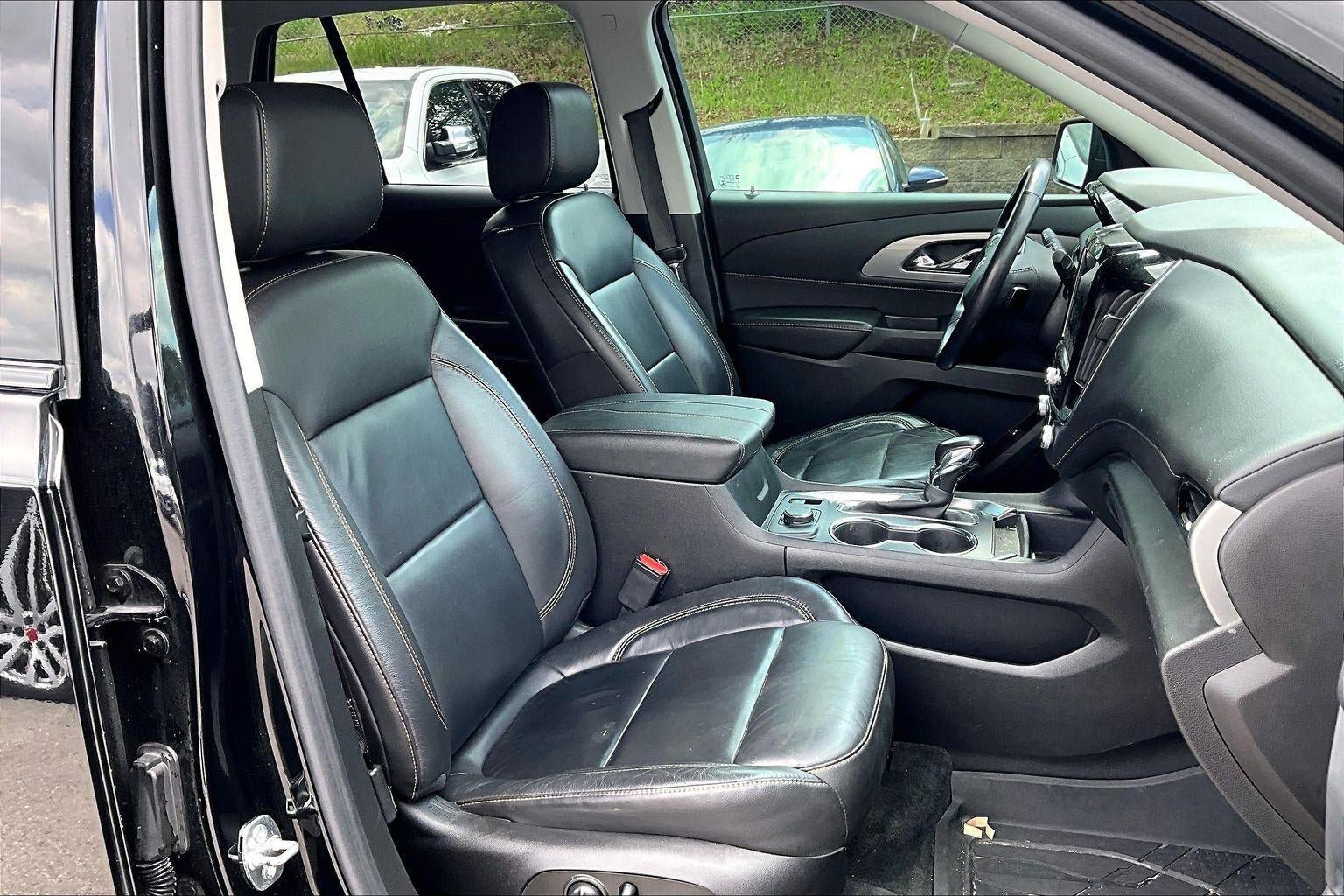 Used 2021 Chevrolet Traverse RS w/ LPO, Floor Liner Package FWD image 7