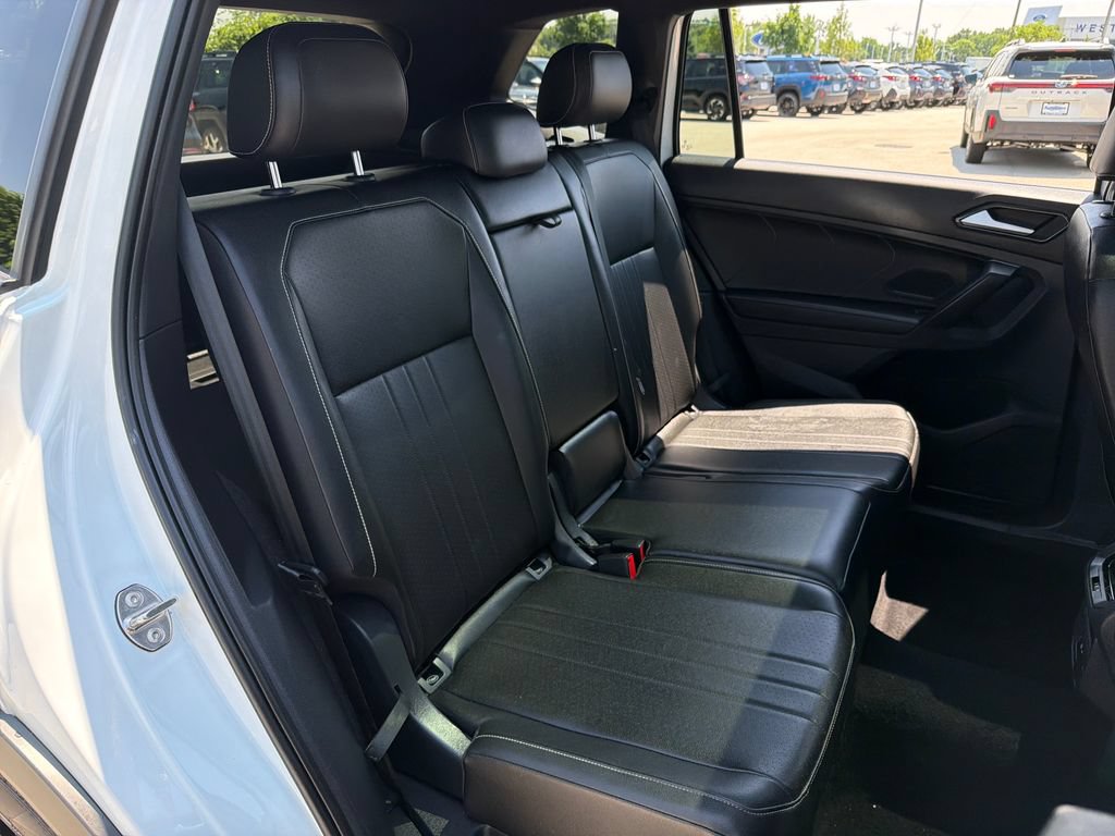 Certified 2023 Volkswagen Tiguan SE R-Line AWD/4WD image 24