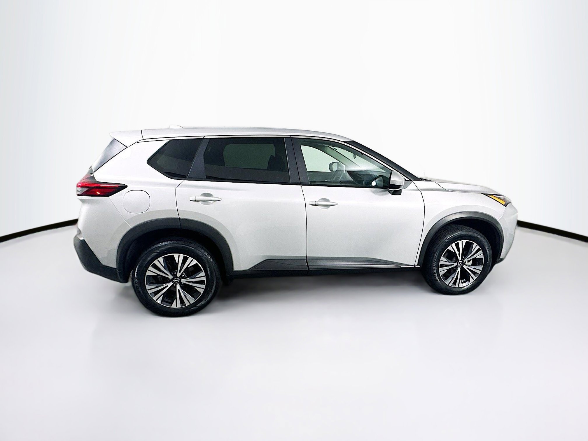 Used 2023 Nissan Rogue SV image 10