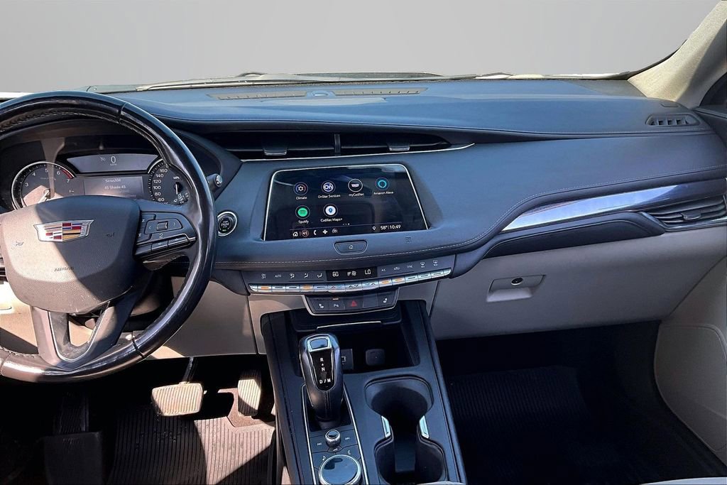 Used 2019 Cadillac XT4 Luxury w/ Trailering Package FWD image 9