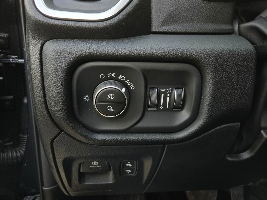 Used 2025 RAM 1500 Big Horn AWD/4WD image 16