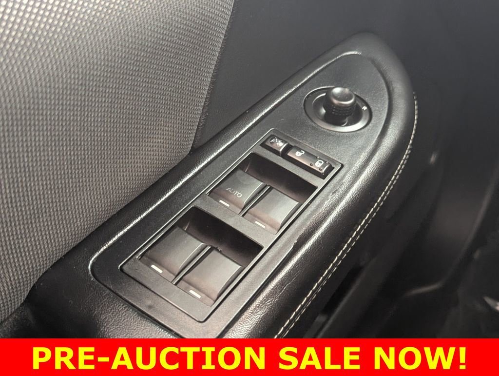 Used 2013 Dodge Avenger SE image 14