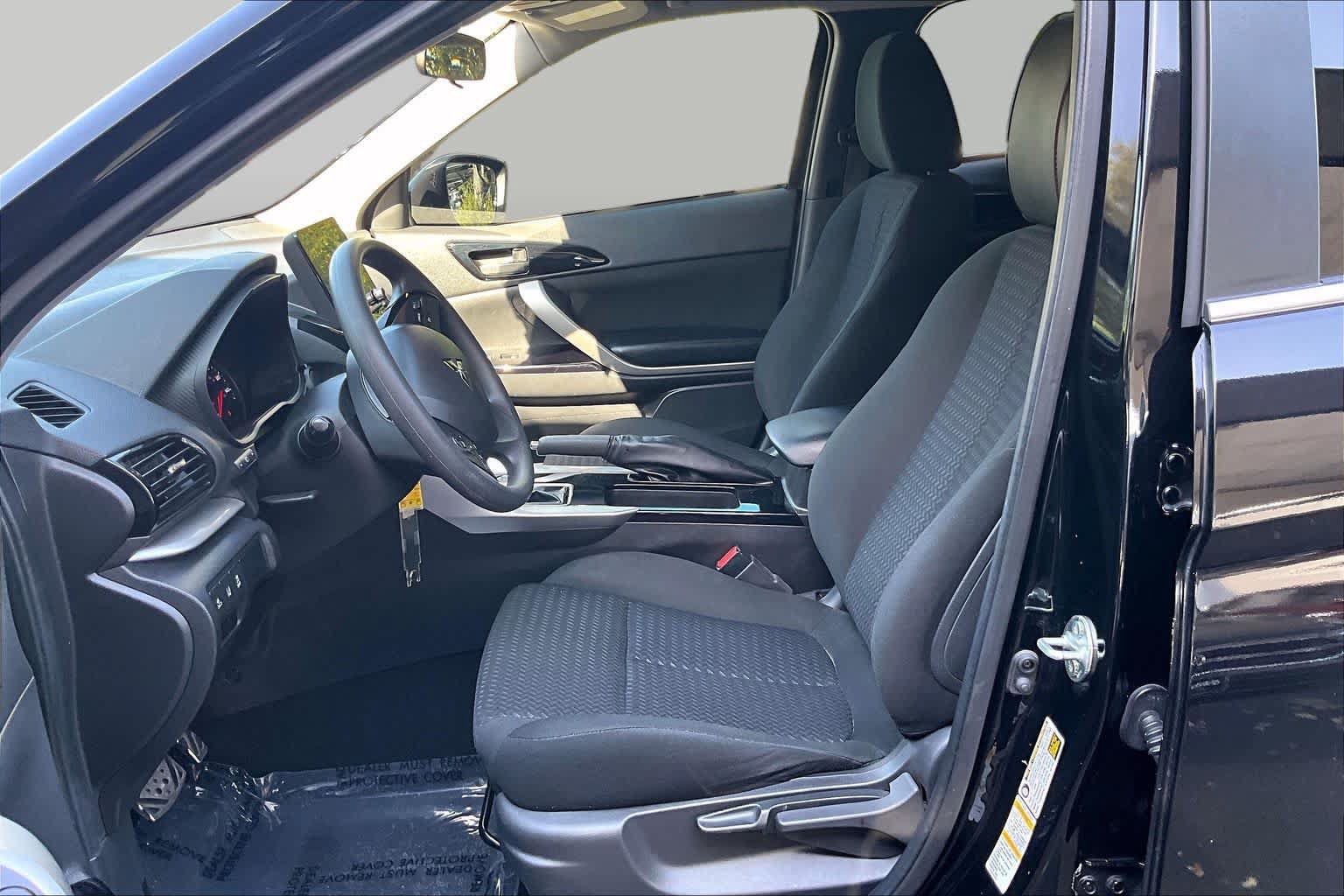 Used 2023 Mitsubishi Eclipse Cross LE AWD/4WD image 9