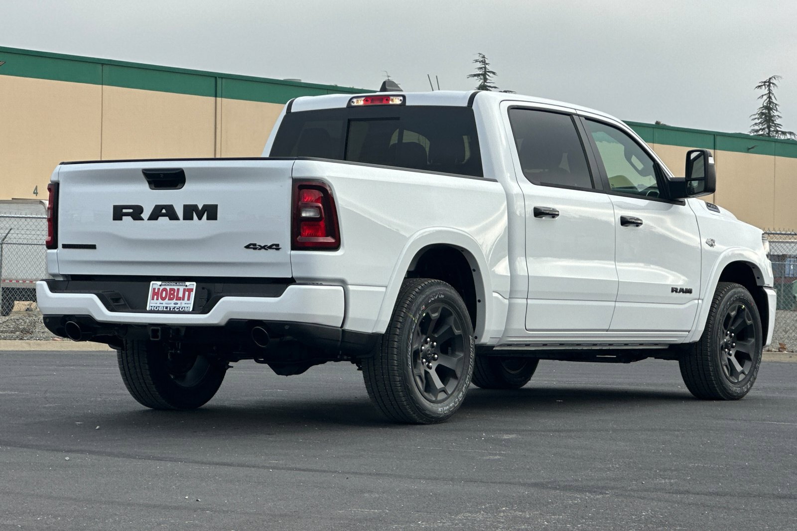New 2026 RAM 1500 4x4 Crew Cab image 3