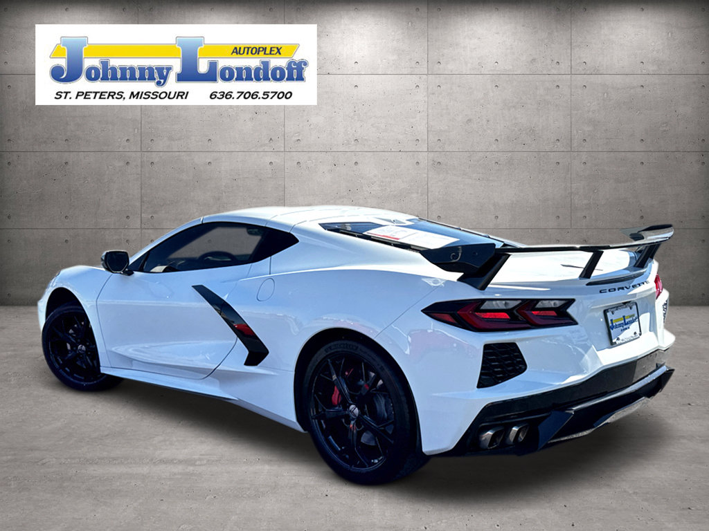 Used 2021 Chevrolet Corvette Stingray Premium Cpe w/ Z51 Performance Package RWD image 3