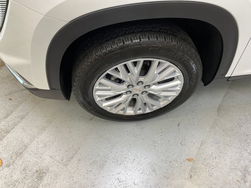 Used 2026 GMC Acadia Elevation w/ Elevation Premium Package AWD/4WD image 11