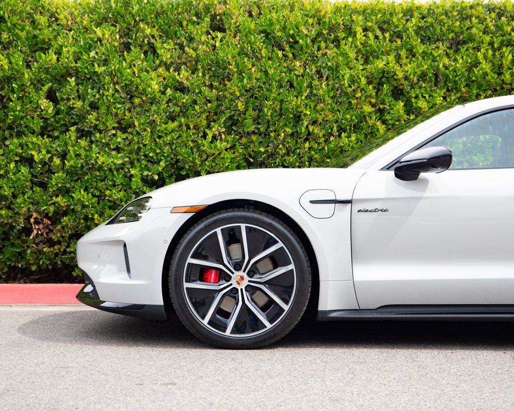 New 2026 Porsche Taycan 4S AWD/4WD image 9