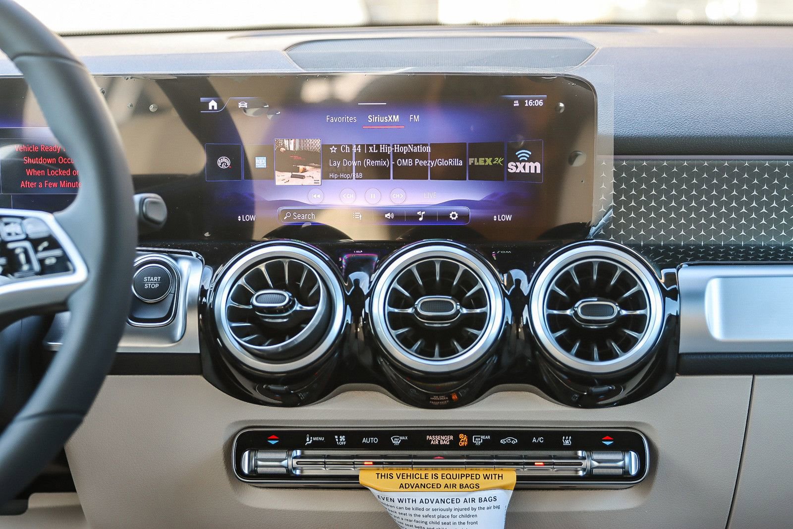 Used 2024 Mercedes-Benz EQB 300 4MATIC image 12