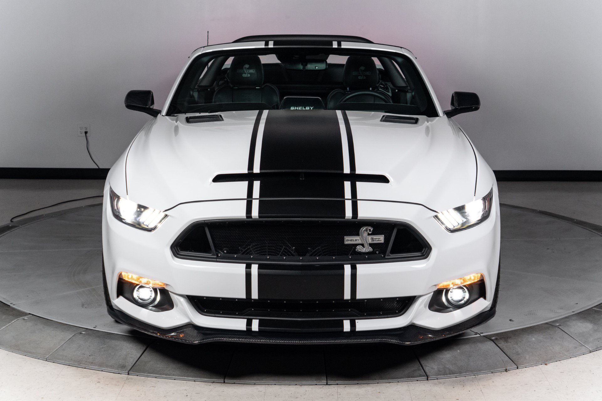 Used 2015 Ford Mustang GT Premium w/ Equipment Group 401A RWD image 16