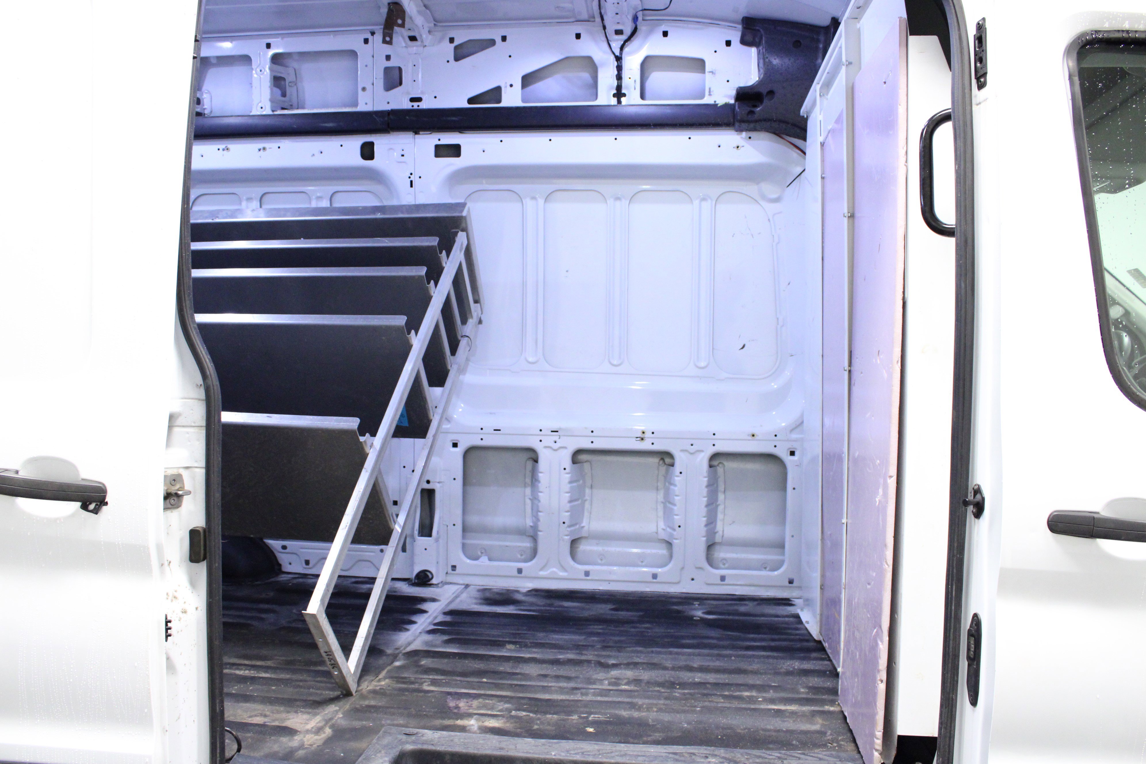 Used 2020 Ford Transit 250 148 High Roof Extended image 12