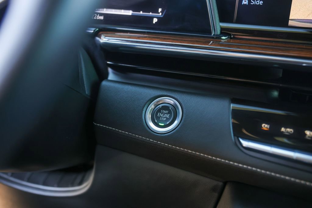 Used 2022 Cadillac Escalade Premium Luxury image 19