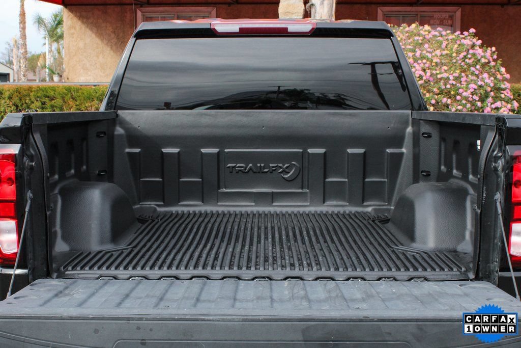Used 2021 GMC Sierra 1500 4x4 Crew Cab w/ Sierra Value Package image 9