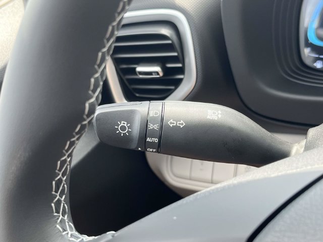 New 2026 Hyundai Venue SEL FWD image 35