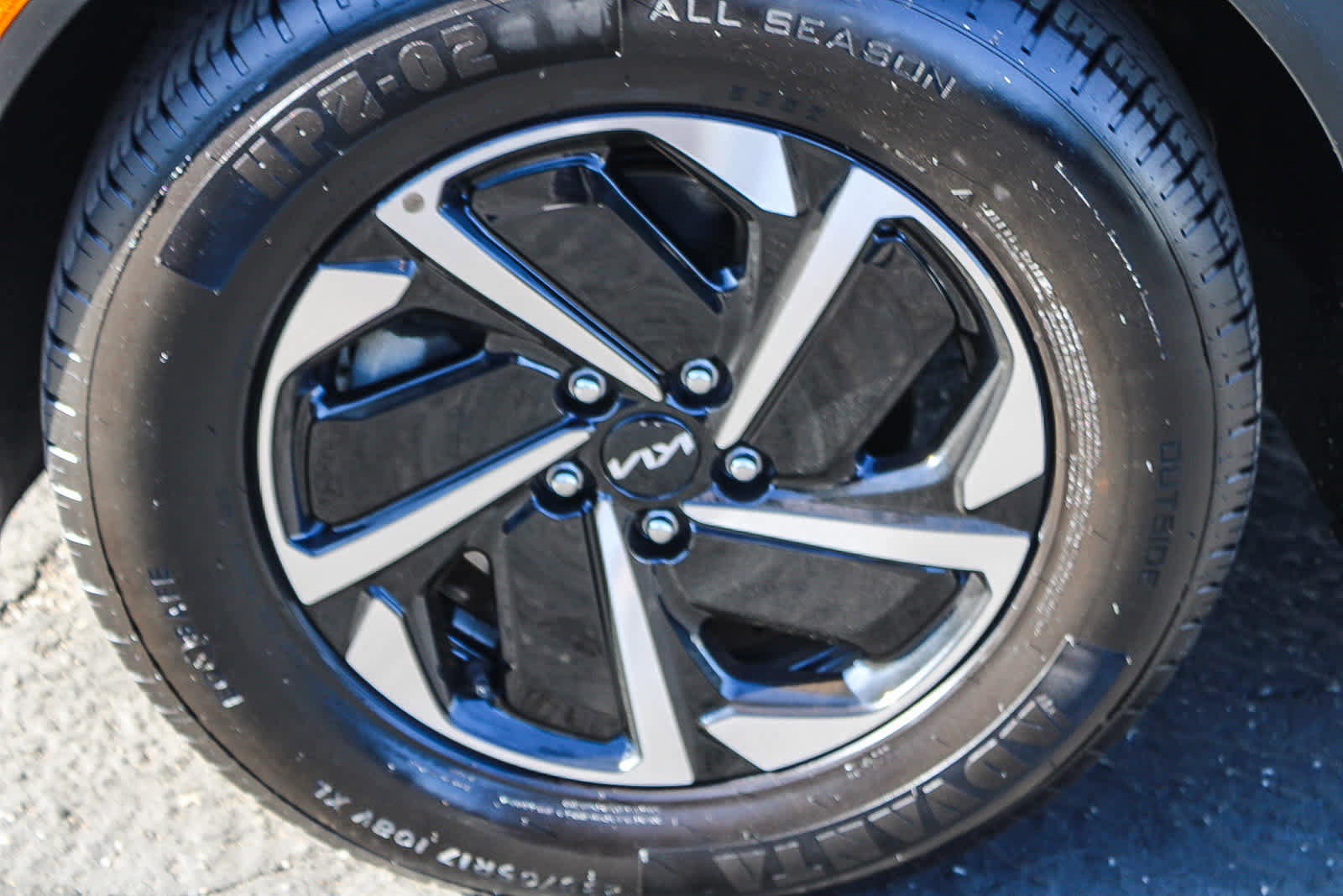 Used 2023 Kia Sportage LX image 10