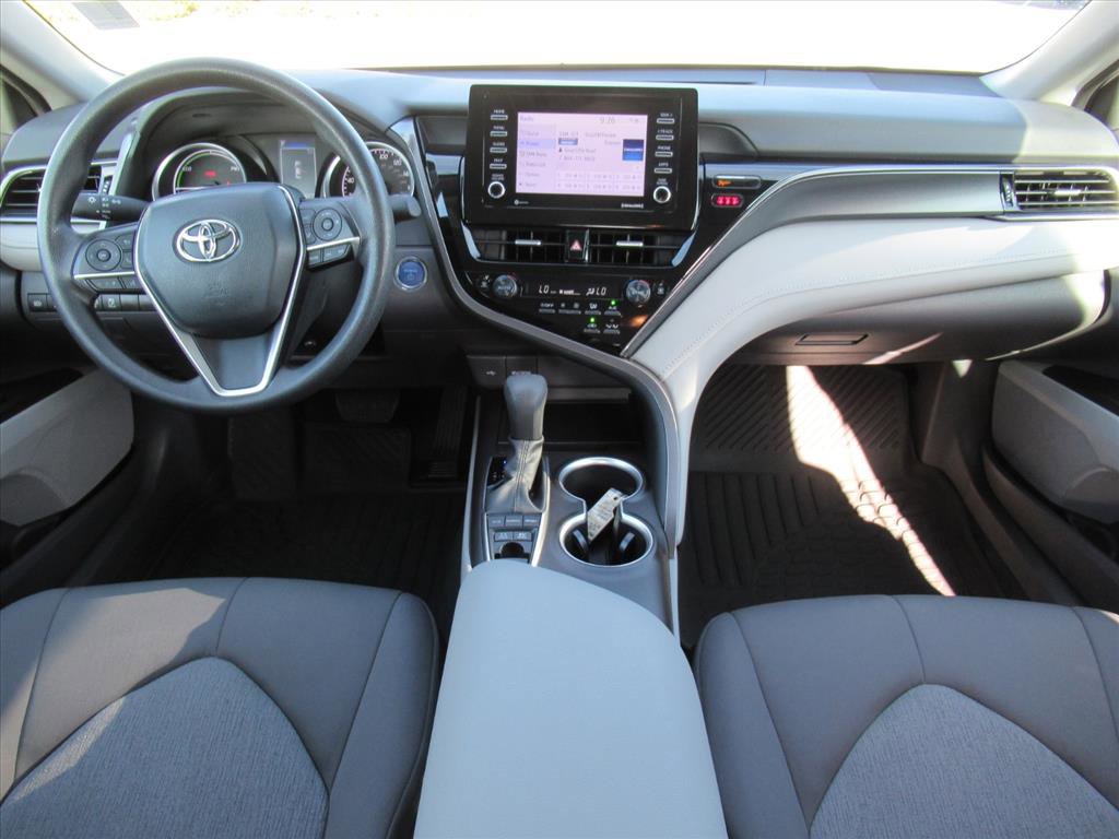 Used 2022 Toyota Camry LE image 11