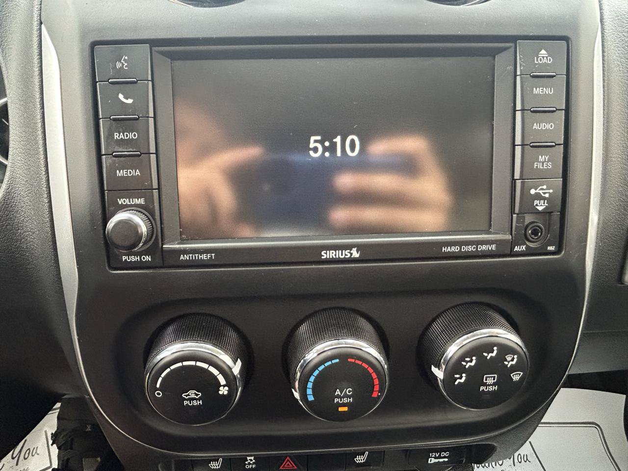 Used 2014 Jeep Compass Latitude FWD image 23