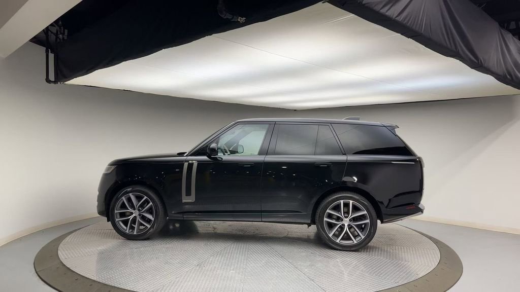 Certified 2025 Land Rover Range Rover Autobiography image 5