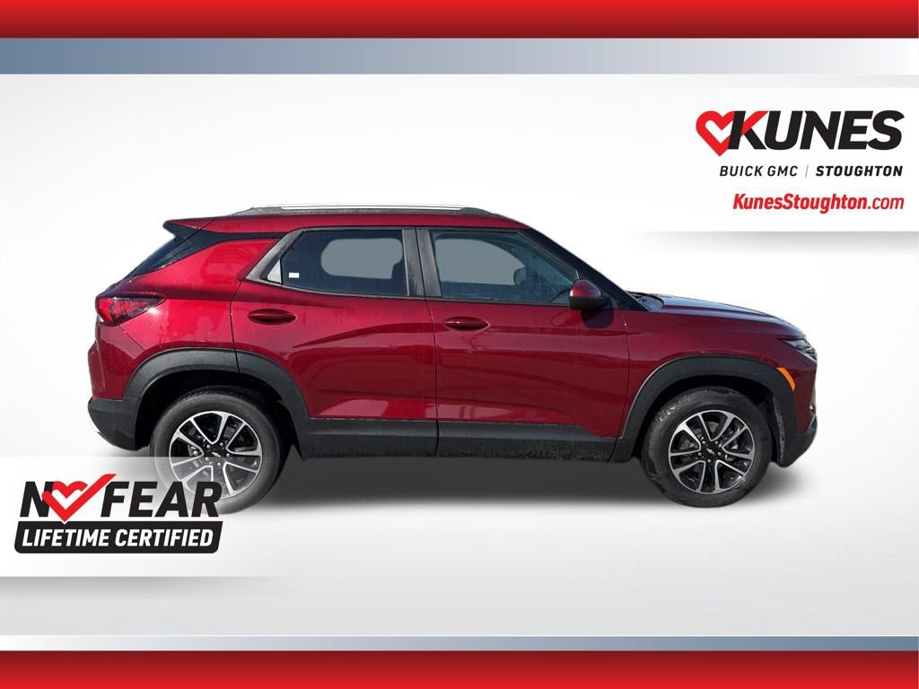 Used 2025 Chevrolet TrailBlazer LT w/ Driver Confidence Package image 11