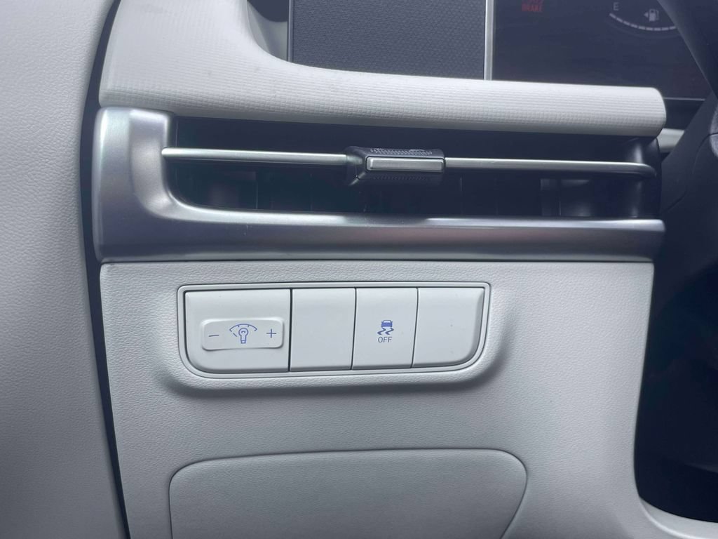 Certified 2025 Hyundai Tucson SE AWD/4WD image 19
