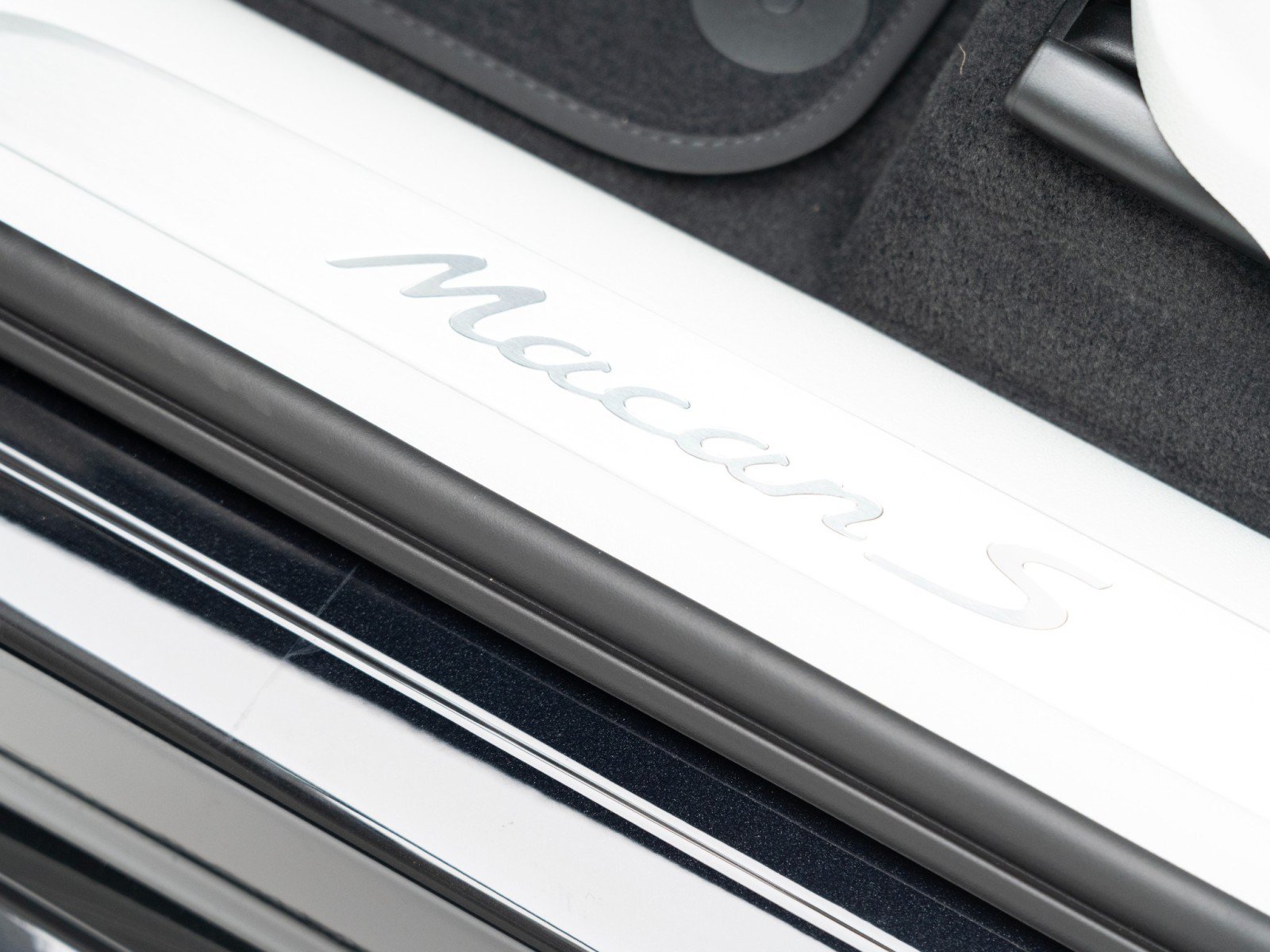 New 2026 Porsche Macan S AWD/4WD image 15