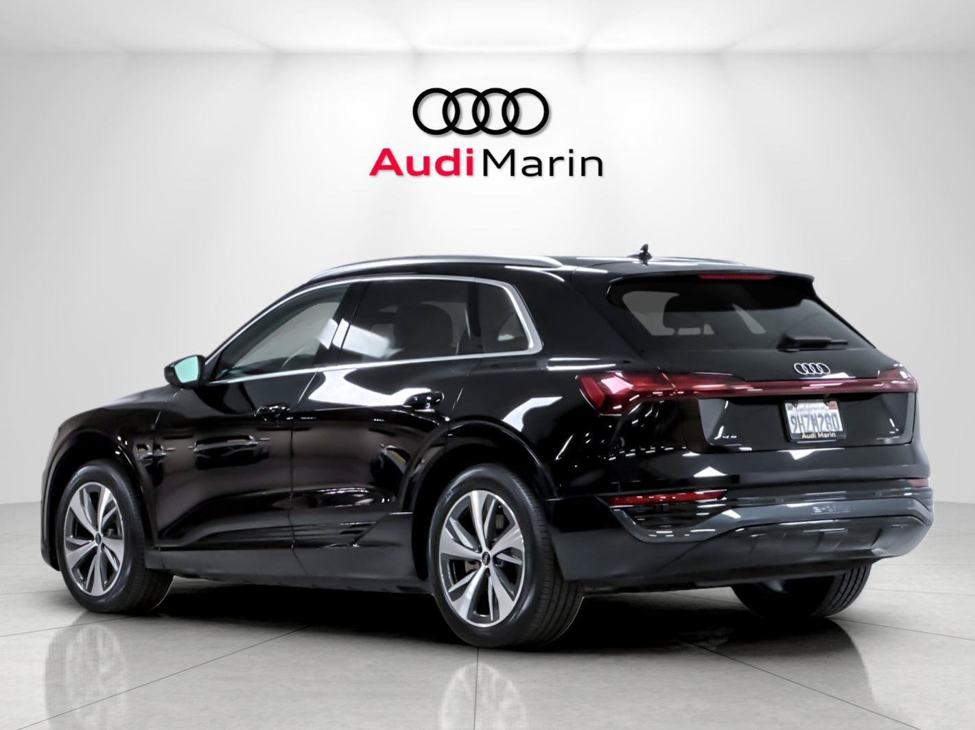 Used 2024 Audi Q8 e-tron Premium Plus w/ Premium Plus Package AWD/4WD image 3