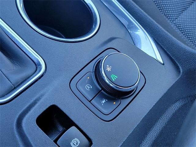 Certified 2023 Chevrolet Traverse LT image 30