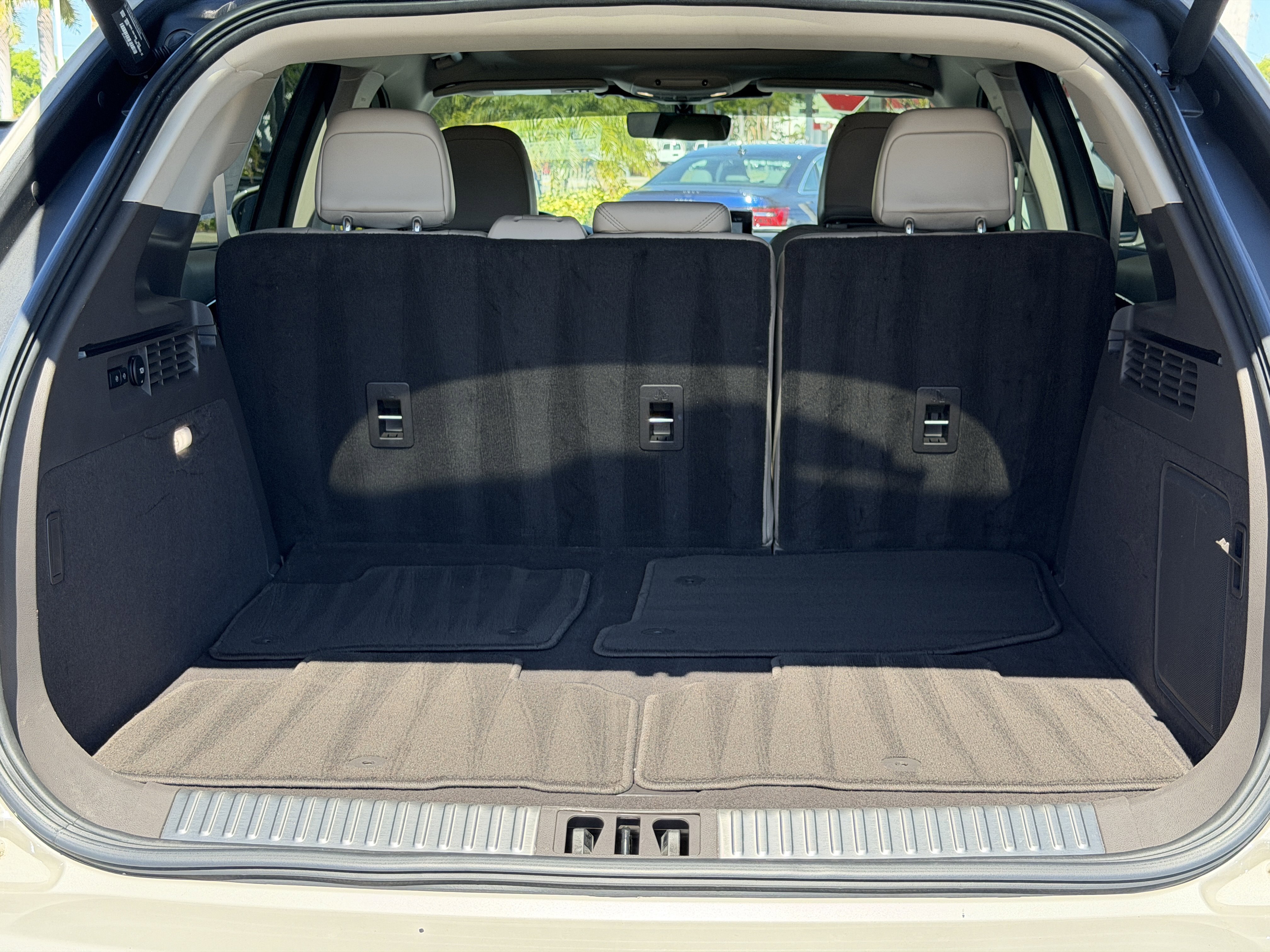 Used 2021 Lincoln Nautilus Reserve w/ Equipment Group 201A image 10