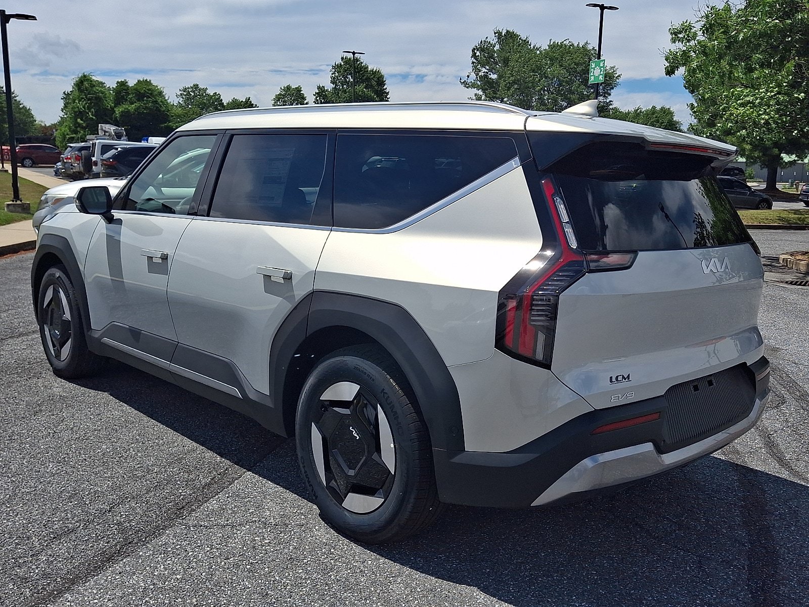 New 2026 Kia EV9 Wind AWD/4WD image 4