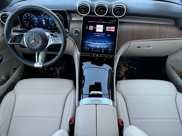 Certified 2025 Mercedes-Benz GLC 300 image 17