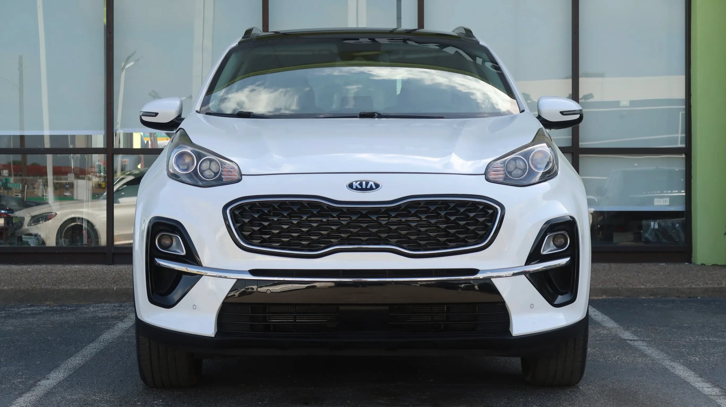 Used 2020 Kia Sportage EX w/ Option Group 15 FWD image 2