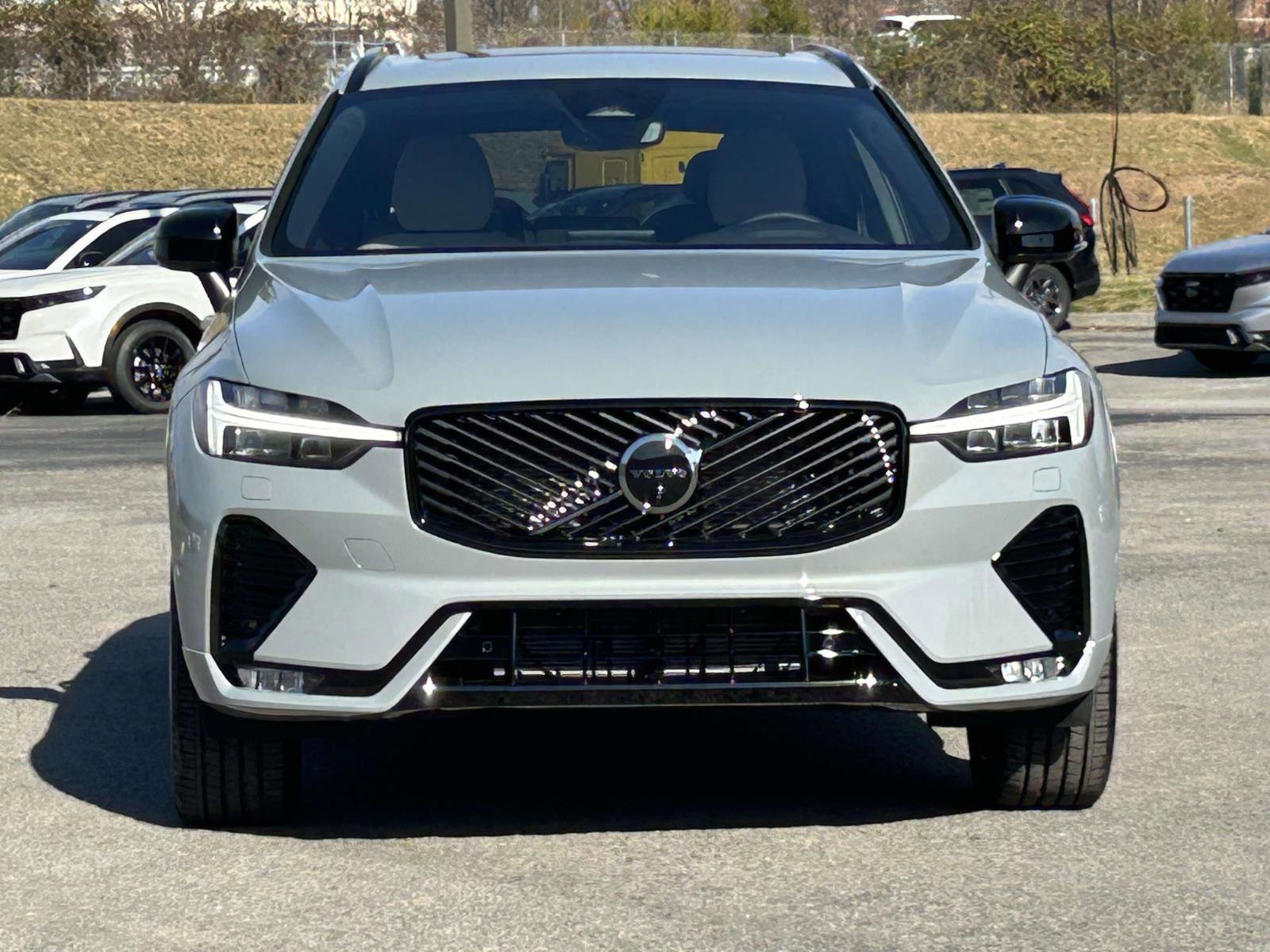 New 2026 Volvo XC60 B5 Plus w/ Protection Package Premier AWD/4WD image 8