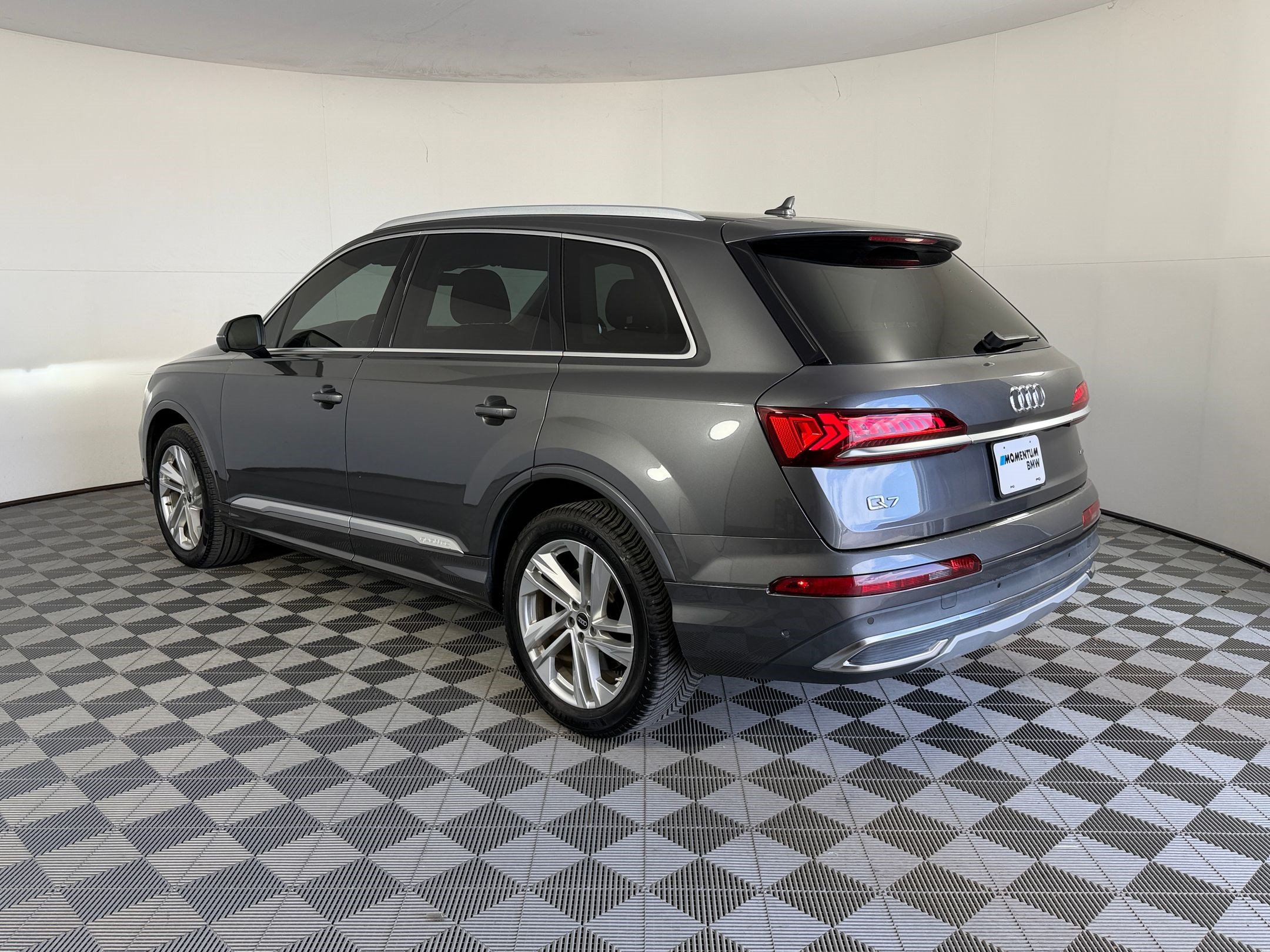 Used 2022 Audi Q7 3.0T Premium Plus w/ Premium Plus Package AWD/4WD image 3
