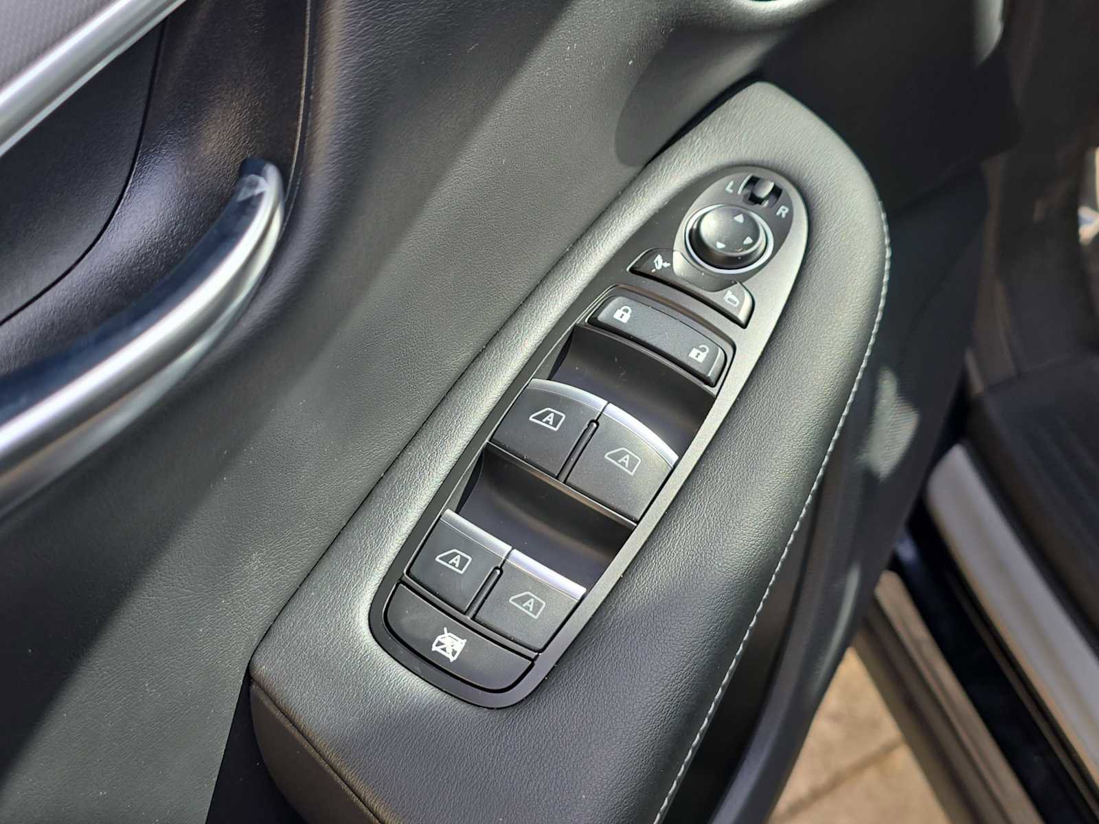 Used 2022 INFINITI QX50 Luxe image 12