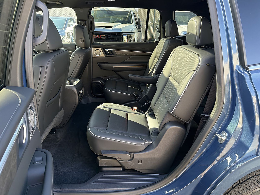 Used 2025 Buick Enclave Avenir w/ Super Cruise Package AWD/4WD image 25